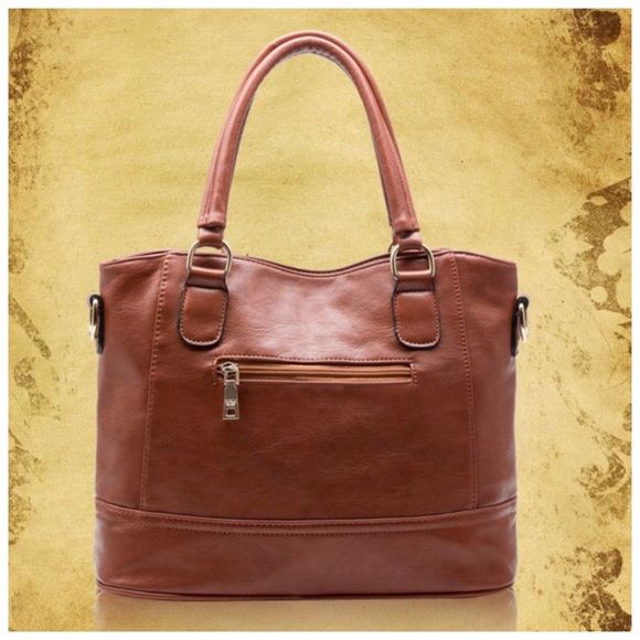 The Adalaise Tan Vegan Leather Bag - Picture 4 of 7